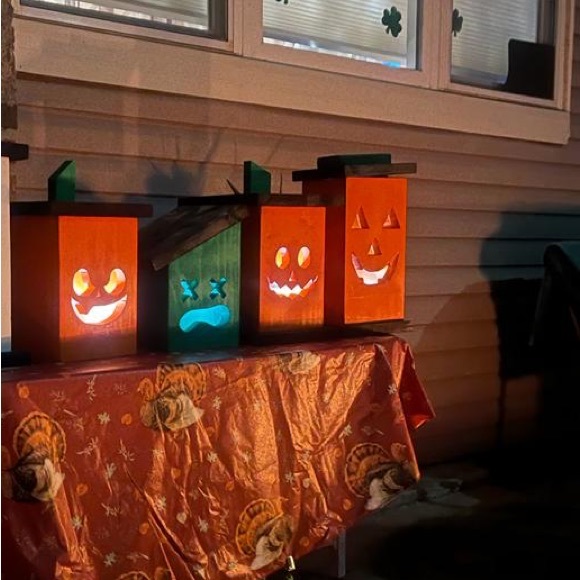 Orange wooden lantern boxes - Picture 5 of 5